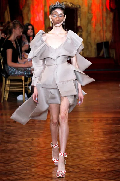 Look 43